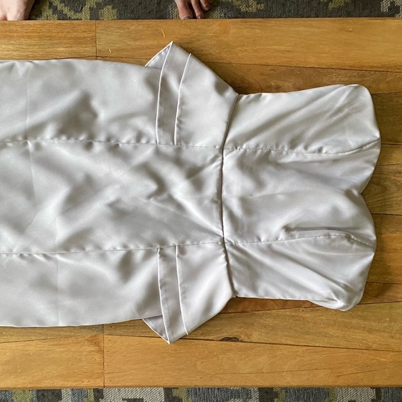 Strapless light grey peplum H&M dress, size 6 - Picture 6 of 7